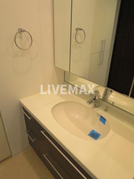 洗面設備　使いやすい洗面所です