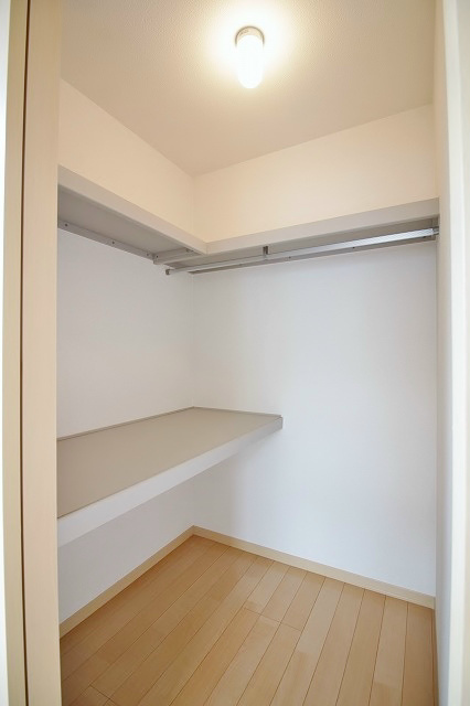 収納　ウォークインクローゼット