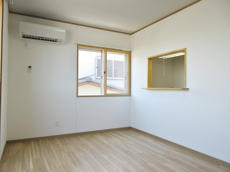 居室・リビング　別号室参照(202号室の写真)