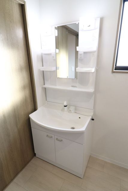 洗面設備　洗髪洗面化粧台