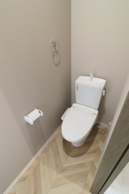 トイレ　温水洗浄便座