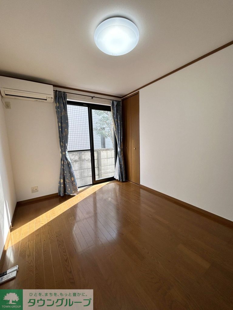 居室・リビング　洋室B：約6.1帖※カーテン・カーテンレースは性能保証除外