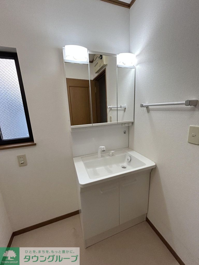 洗面設備　独立洗面台：1階に併設