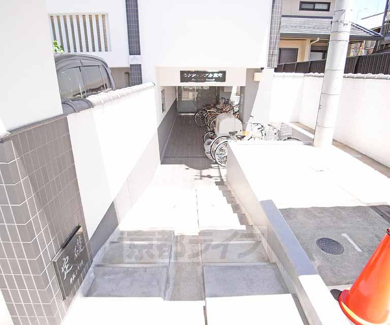 その他共有部分　建物入り口です