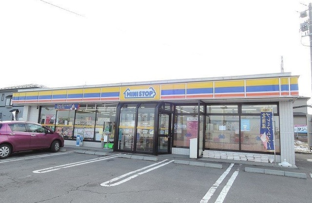 コンビニ　ミニストップ（コンビニ）まで800m