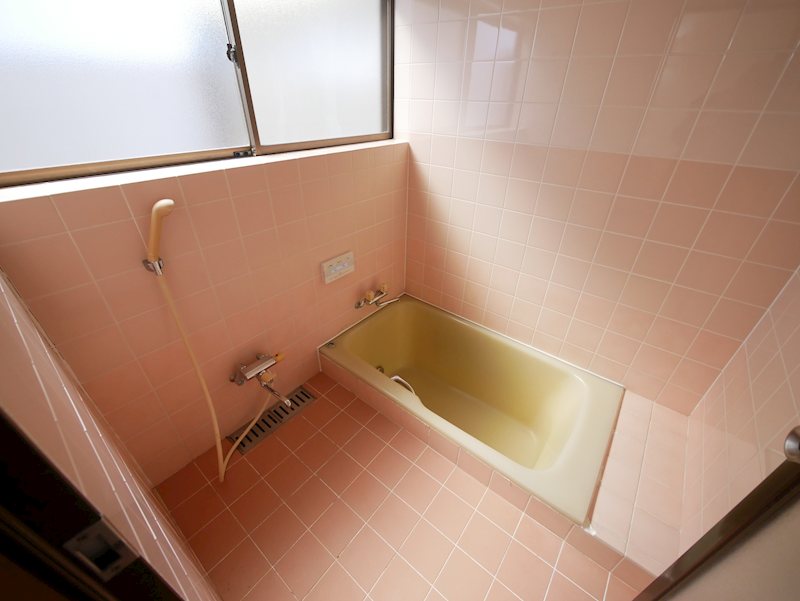 バス・シャワールーム　シャワー・追い焚き給湯