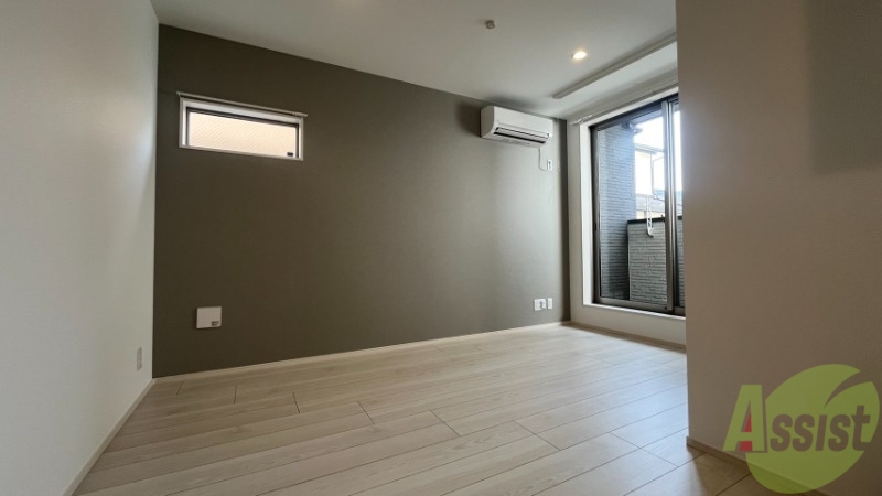 居室・リビング　８．４帖のリビングです。広々としています。