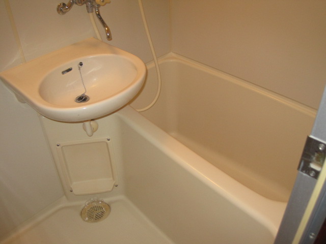 バス・シャワールーム　※別のお部屋の写真です。現況を優先させていただきます。