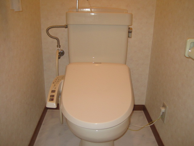 トイレ　※別のお部屋の写真です。現況を優先させていただきます。