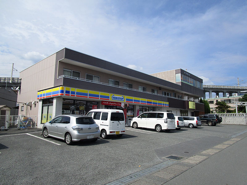 コンビニ　ミニストップ 長泉本宿店（コンビニ）まで412m
