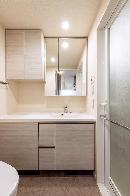 洗面設備　※写真は同タイプ住戸です。