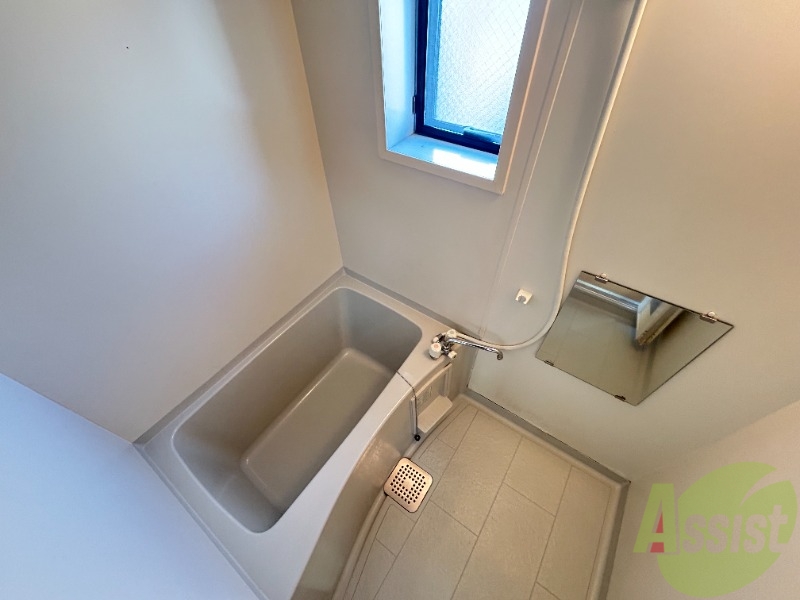 バス・シャワールーム　浴室はこちらになります。一日の疲れを癒しましょう。