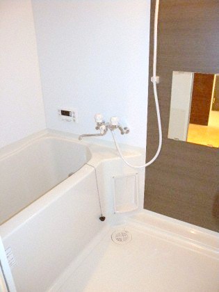 バス・シャワールーム　ゆったりとしたお風呂です♪