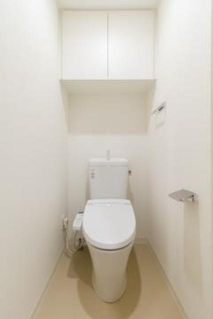 トイレ　※写真は同タイプ住戸です。