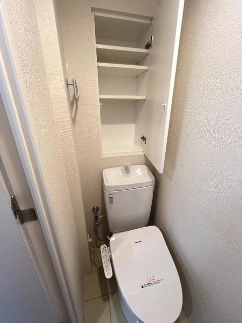 トイレ　※写真は同タイプ住戸です。