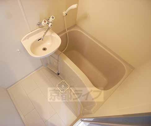 バス・シャワールーム　ゆったりセパレート。