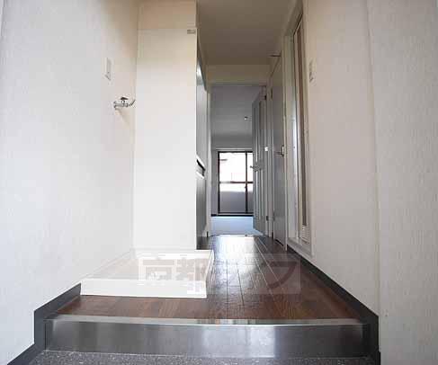 玄関　シューズボックスも置けます。