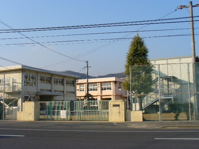 小学校　浅口市立金光小学校（小学校）まで286m