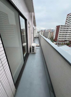 バルコニー　外からの目が気にならないバルコニーで洗濯物が干せます