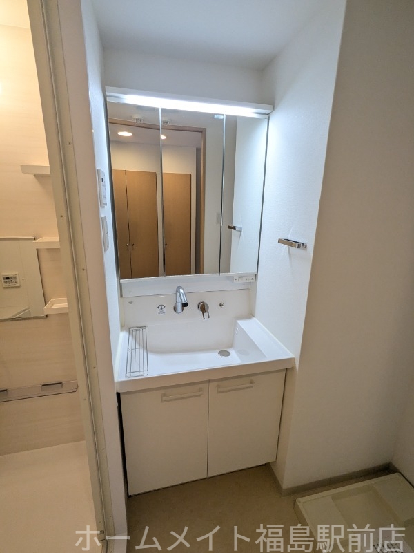 洗面設備　反転タイプ