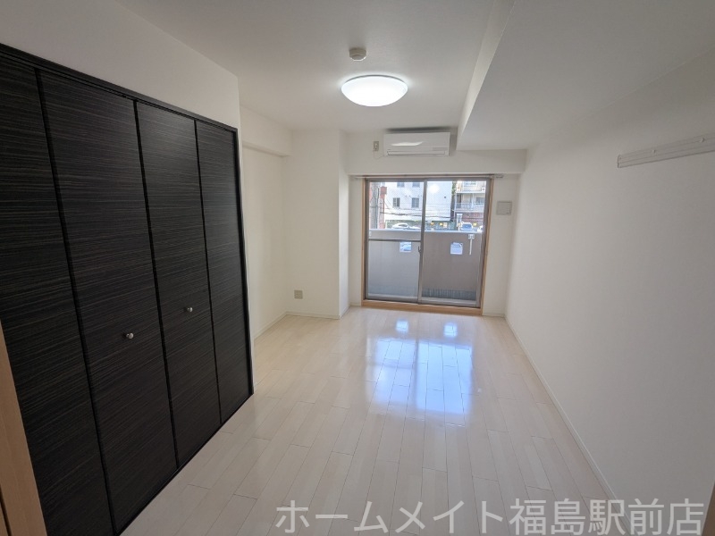 居室・リビング　反転タイプ