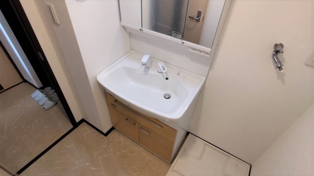 洗面設備　独立洗面台なので朝の身支度も快適です