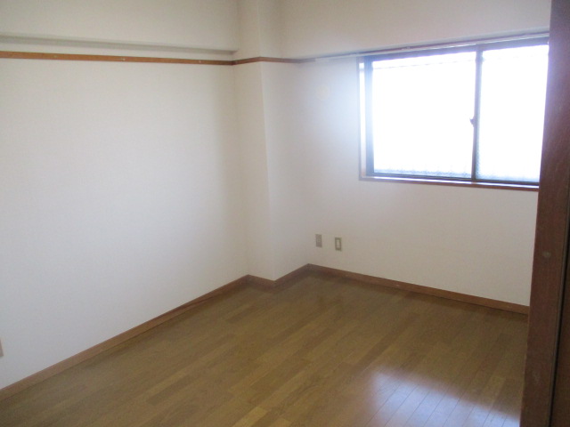 その他部屋・スペース　北側洋間。