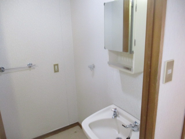 洗面設備　独立洗面化粧台新規入替予定。