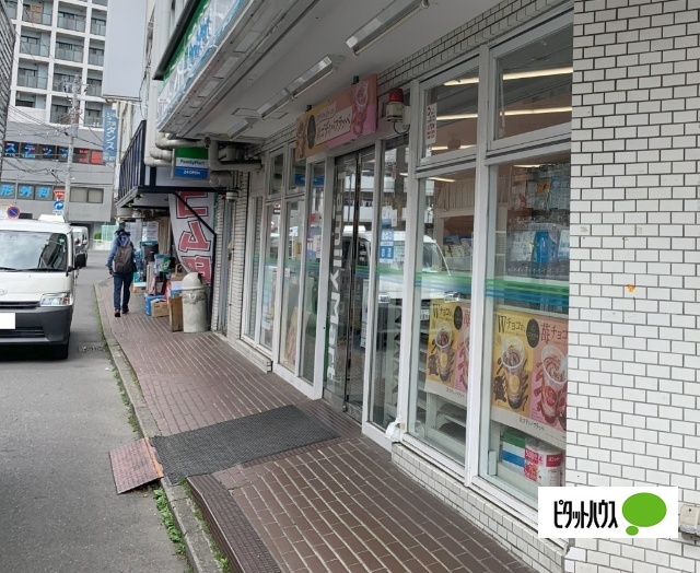 コンビニ　ファミリーマート井土ケ谷中町店（コンビニ）まで389m