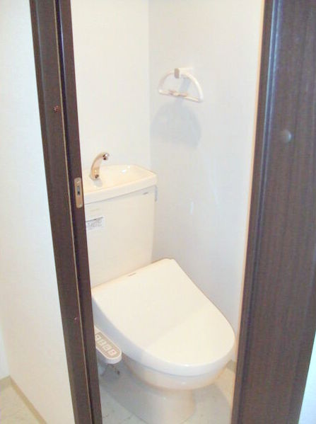 トイレ　ウォシュレット付きです♪
