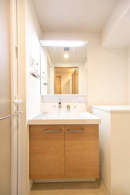 洗面設備　※写真は同タイプ住戸です。