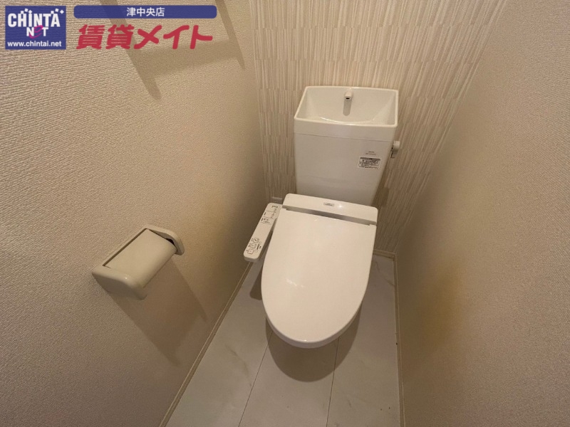 トイレ　同型参考写真