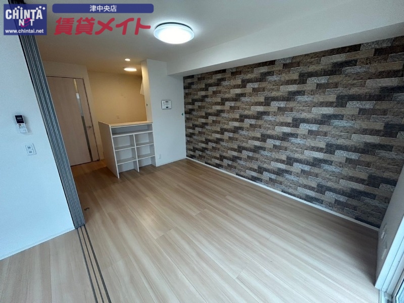 居室・リビング　同型参考写真