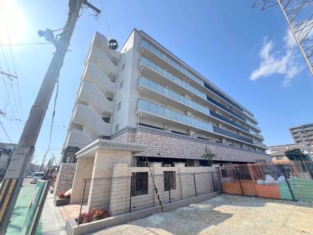 建物外観　オシャレな外観。この周辺では飛びぬけて目立っています。