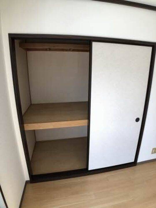 収納　押入れ