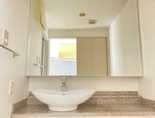 洗面設備　脱衣スペースもあります