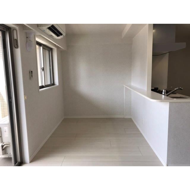 居室・リビング　エントランス