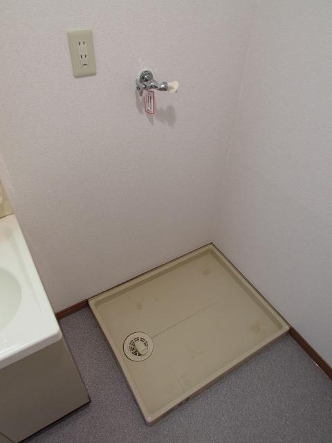 その他設備　室内に洗濯機置き場完備♪（同仕様画像）