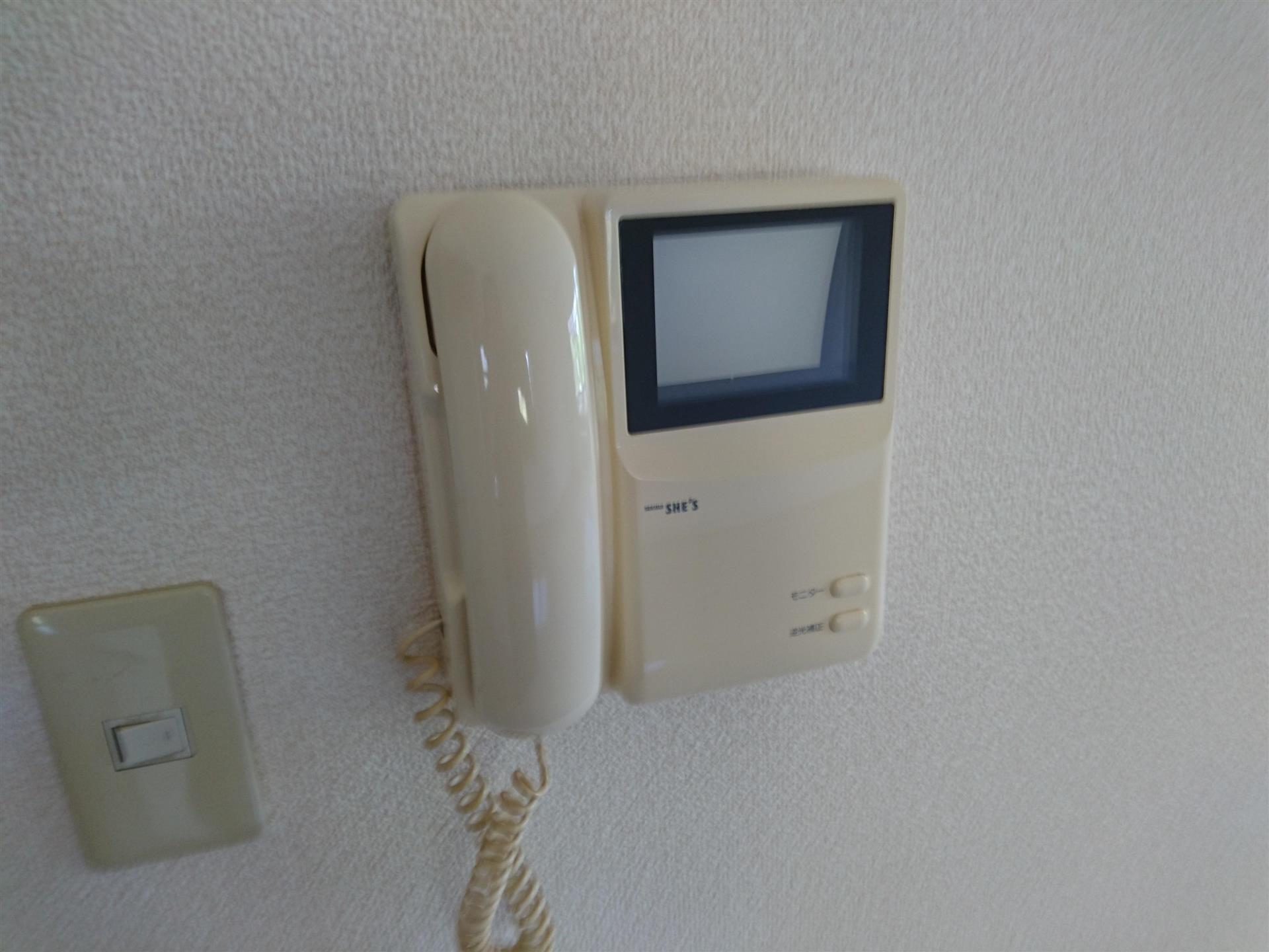 セキュリティ　モニター付きインターホン