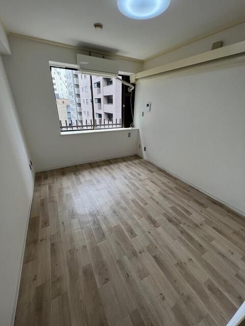 居室・リビング　５．２帖のお部屋です