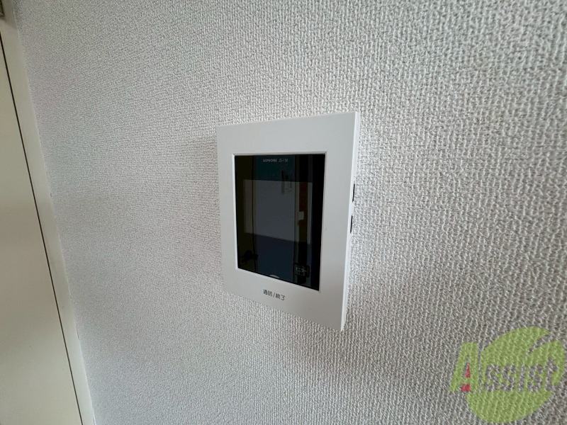 セキュリティ　ＴＶモニター付インターホンです。来客者の顔が見えるので安心！