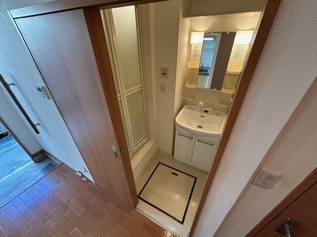 洗面設備　別部屋参照写真