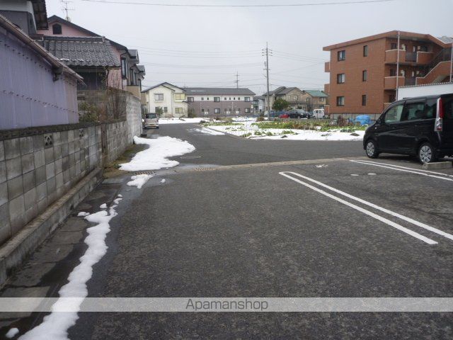 その他　前面道路（その他）まで0m