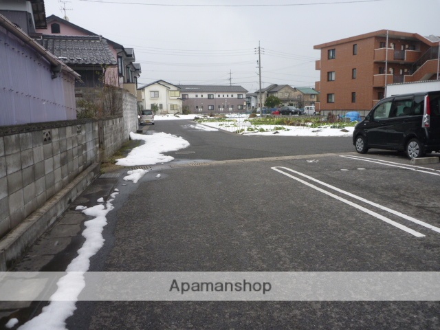その他　前面道路（その他）まで0m
