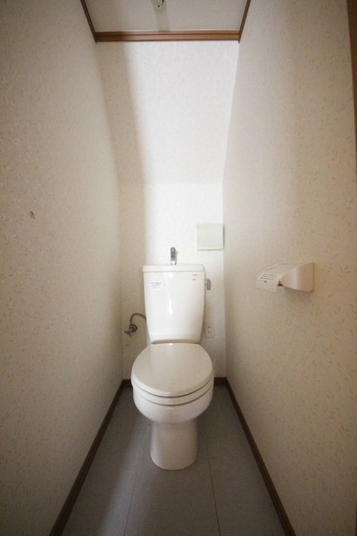 地下鉄今里筋線 新森古市駅 徒歩3分 2階建 築58年のトイレ写真