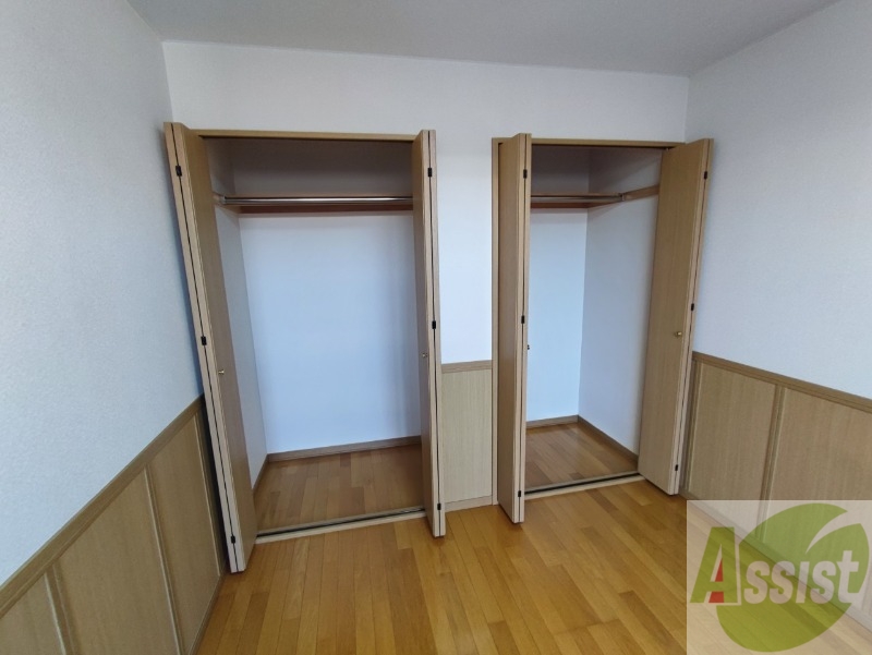 収納　寝室の収納です。部屋がすっきり片付きます。