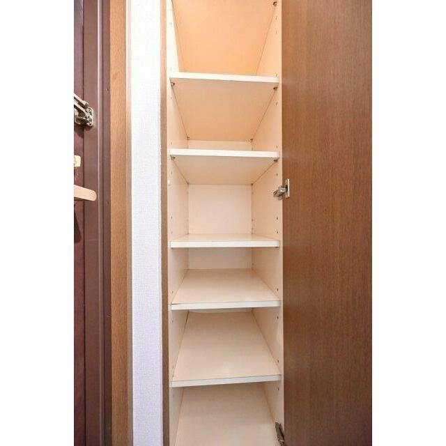 その他　靴入