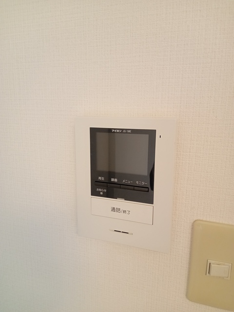 セキュリティ　★来客者が一目で分かるカラーモニターホン★