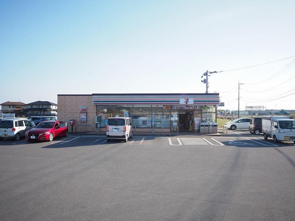 コンビニ　セブンイレブン佐賀北川副江上店（コンビニ）まで409m