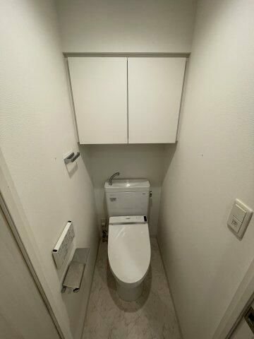 トイレ　※同タイプ参考写真です（カラータイプが異なる場合がございます